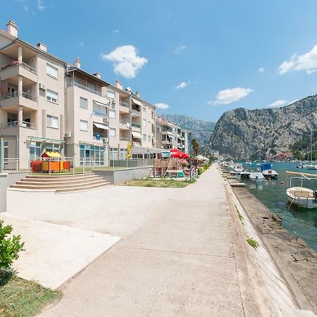 Modern New Flat Next To River Cetina Оміш Екстер'єр фото