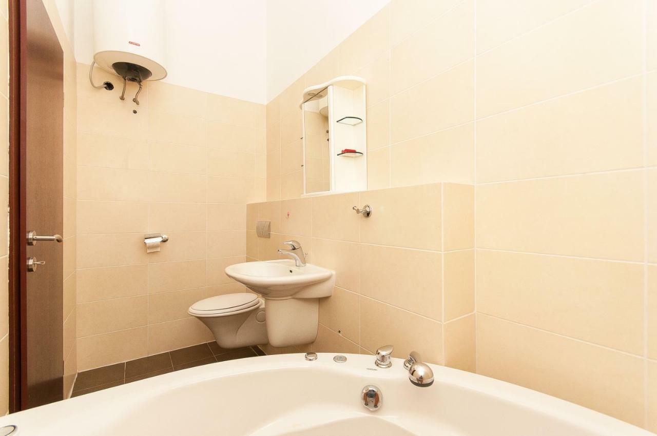 Modern New Flat Next To River Cetina Оміш Екстер'єр фото