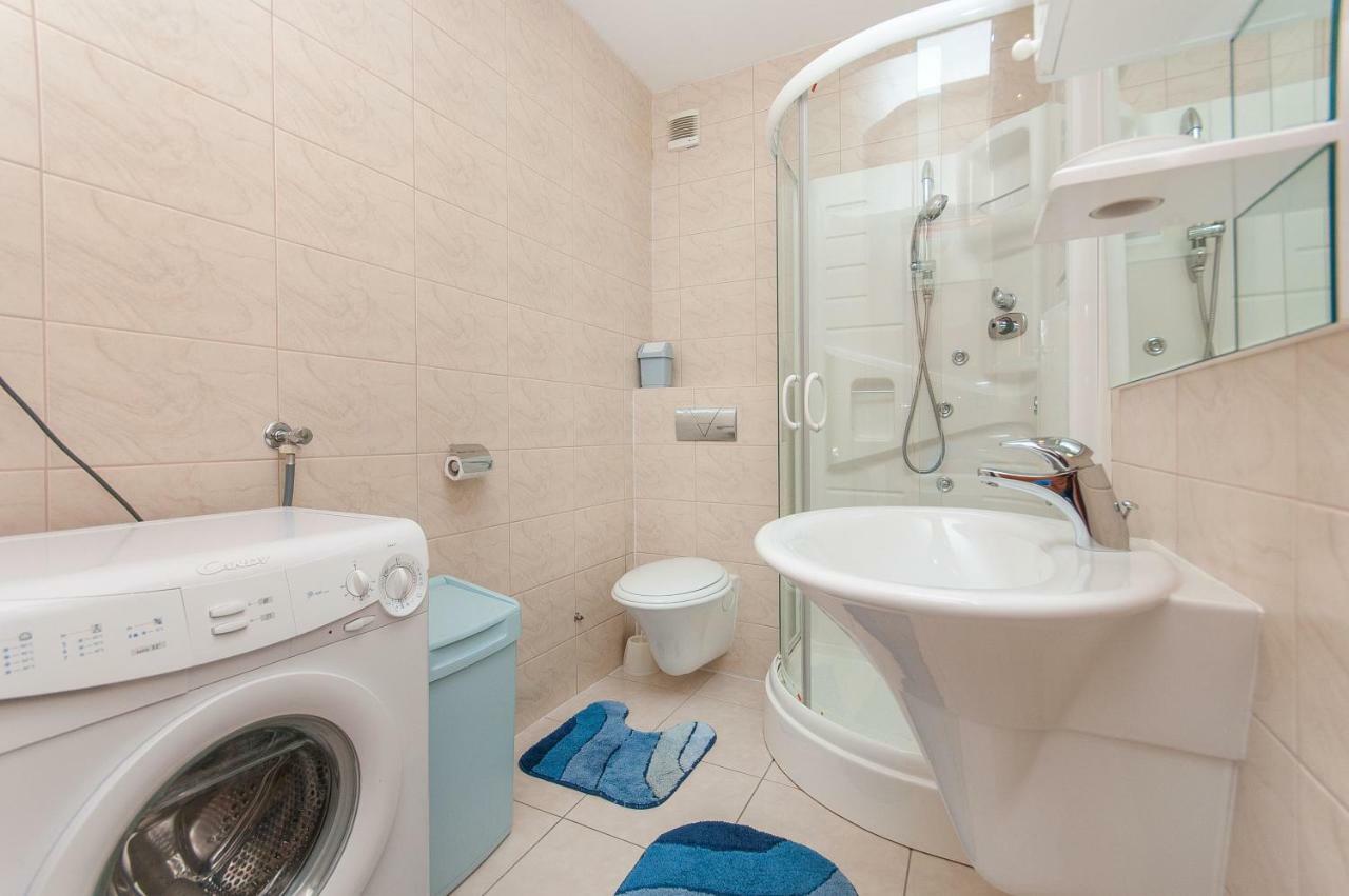 Modern New Flat Next To River Cetina Оміш Екстер'єр фото