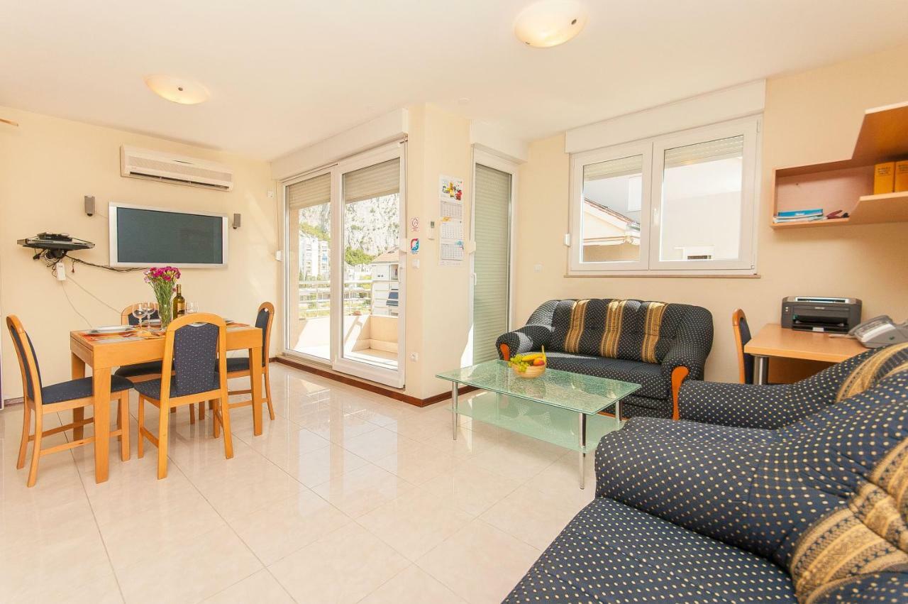 Modern New Flat Next To River Cetina Оміш Екстер'єр фото