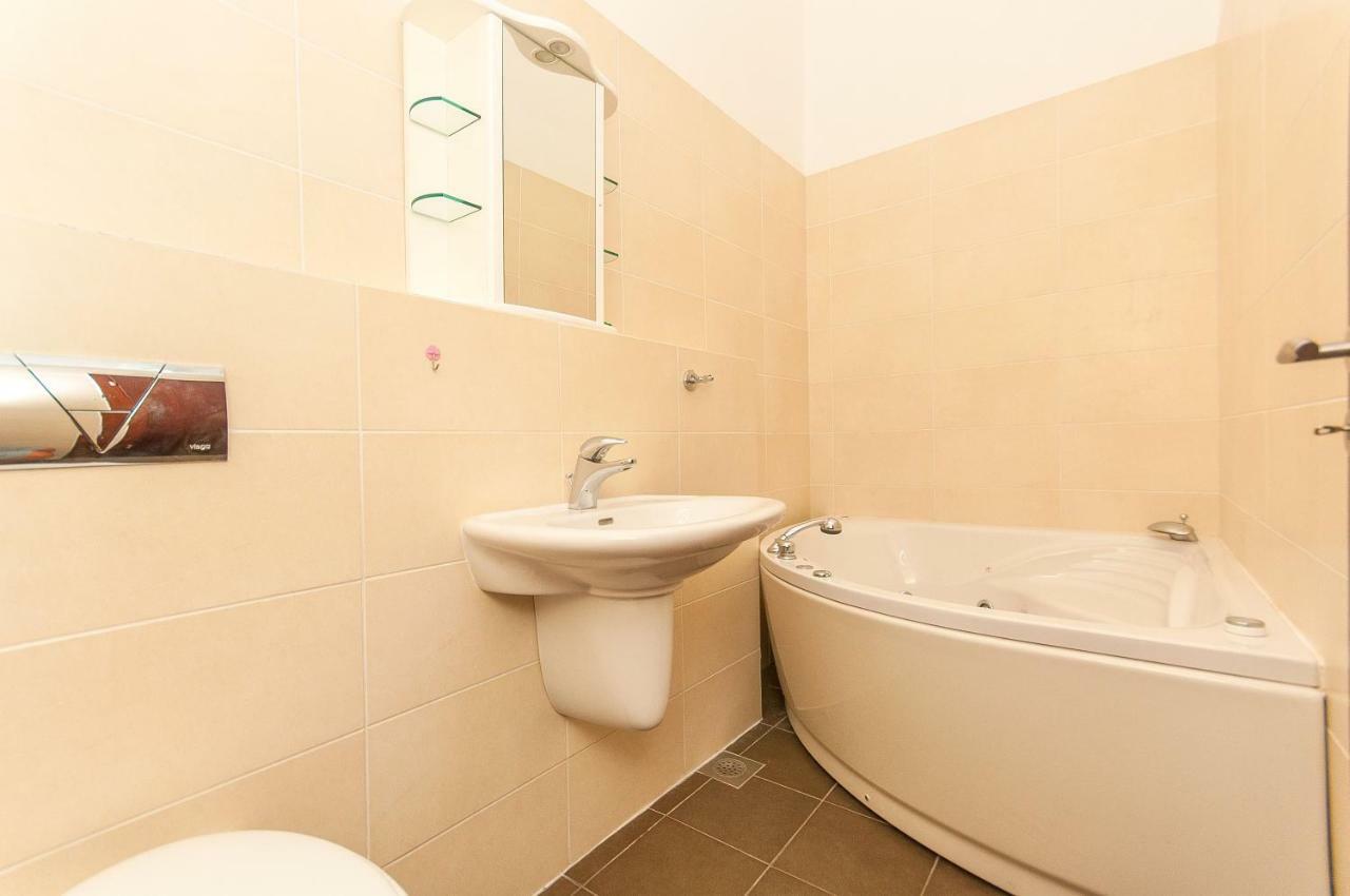 Modern New Flat Next To River Cetina Оміш Екстер'єр фото